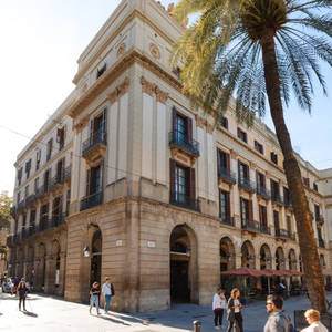 DO Plaça Reial powered by Sonder