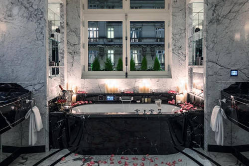 Hotel The Peninsula Paris Review Photo