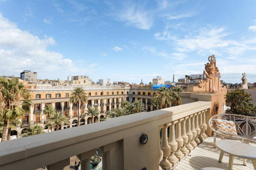 DO Plaça Reial powered by Sonder Preview Photo