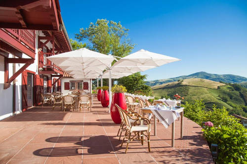 Auberge Ostapé Promo Photo